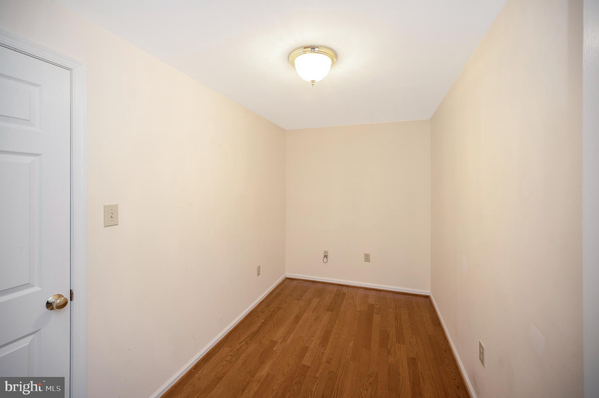 9807 MINUTEMAN COURT