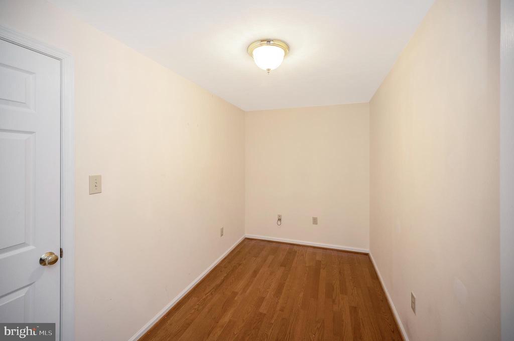 9807 MINUTEMAN COURT