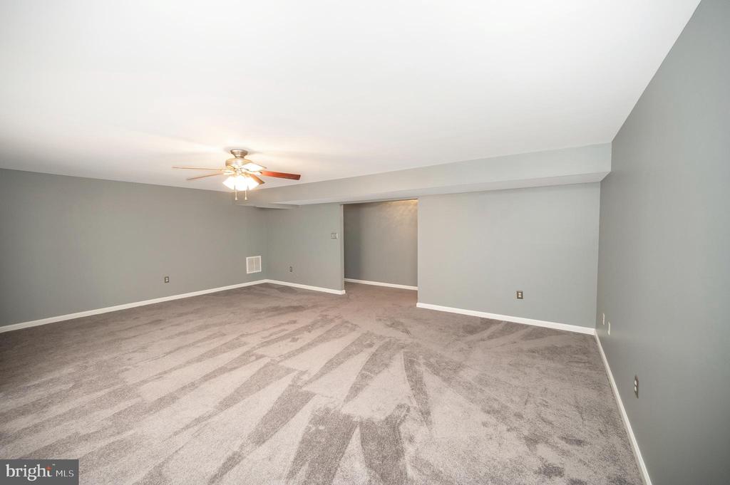 9807 MINUTEMAN COURT