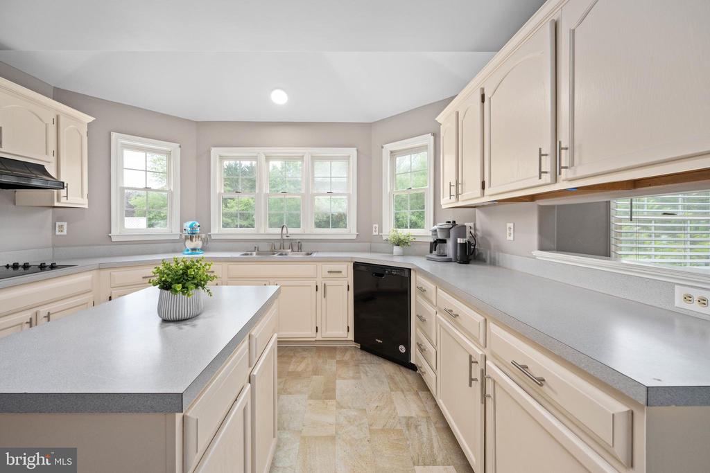 13507 FOX CHASE LANE