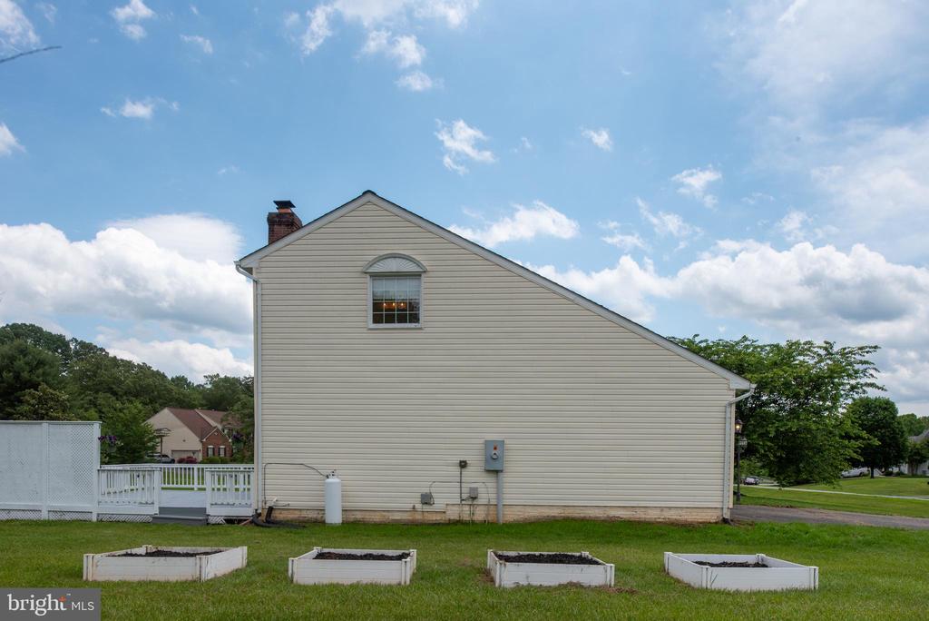 13507 FOX CHASE LANE