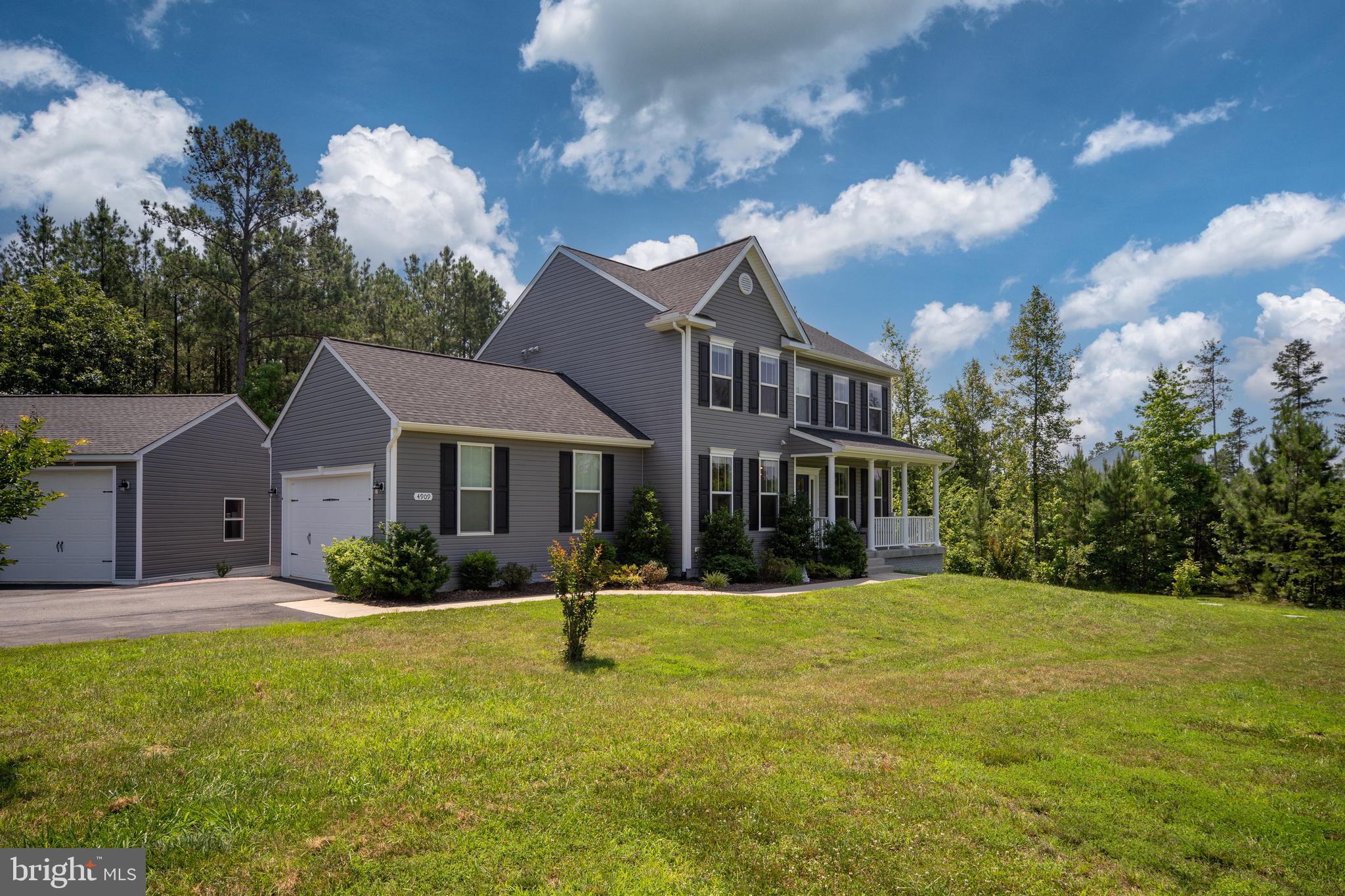 4909 DORCHESTER COURT