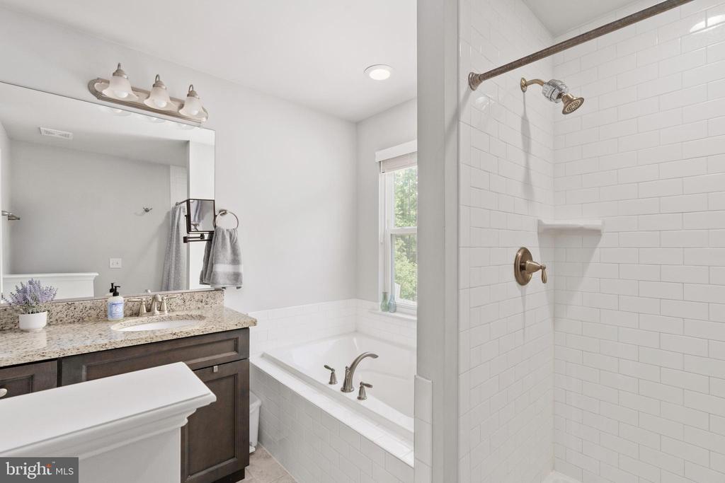 4909 DORCHESTER COURT