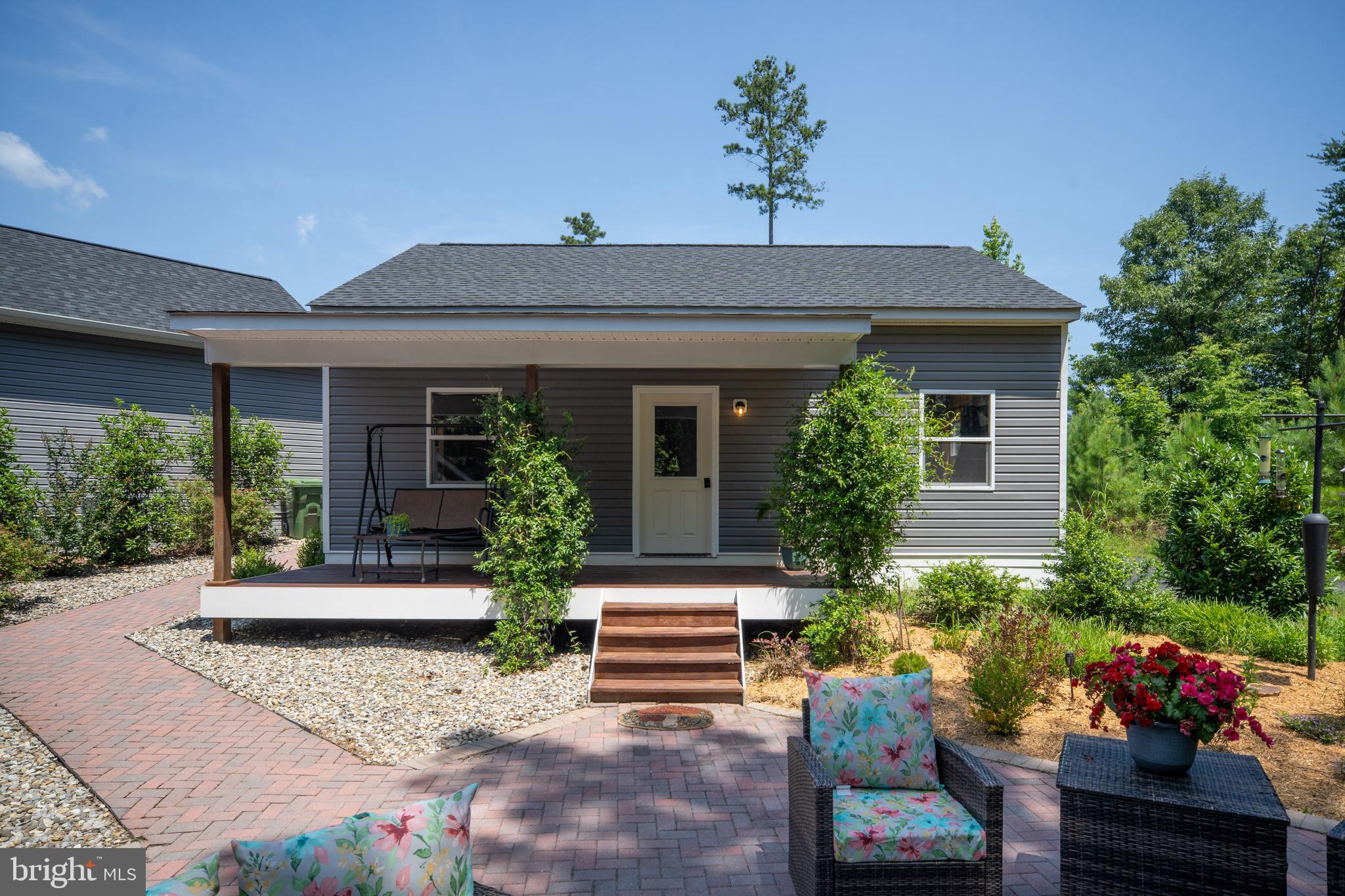 4909 DORCHESTER COURT