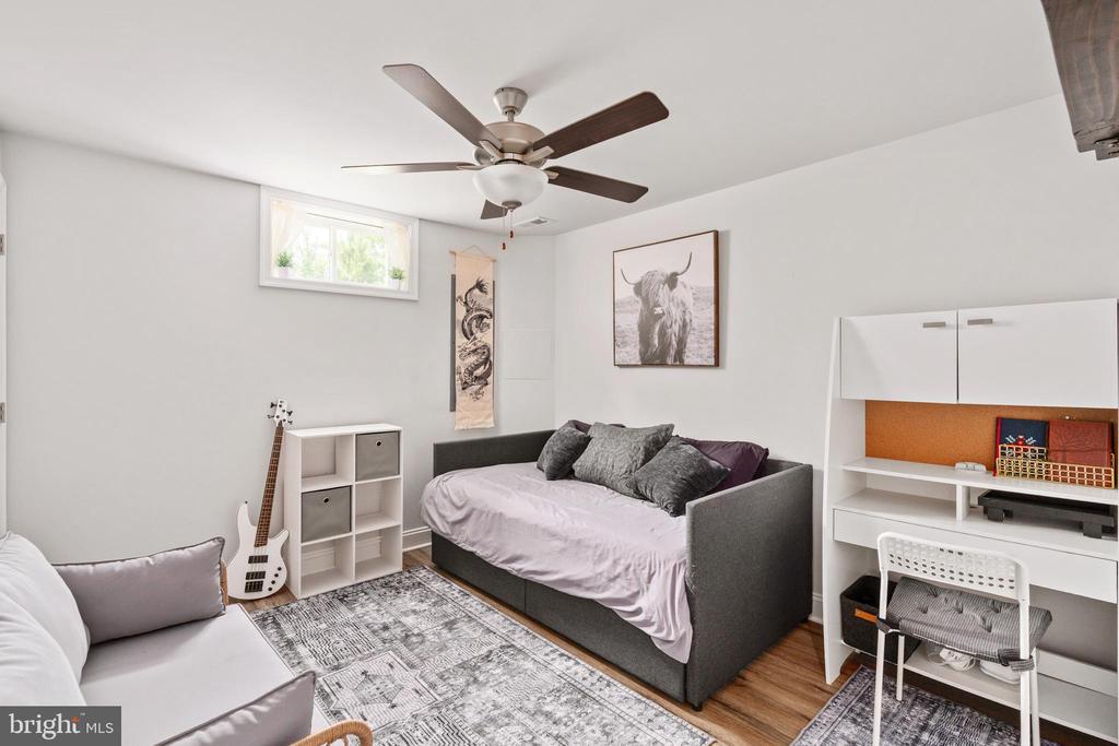 4909 DORCHESTER COURT