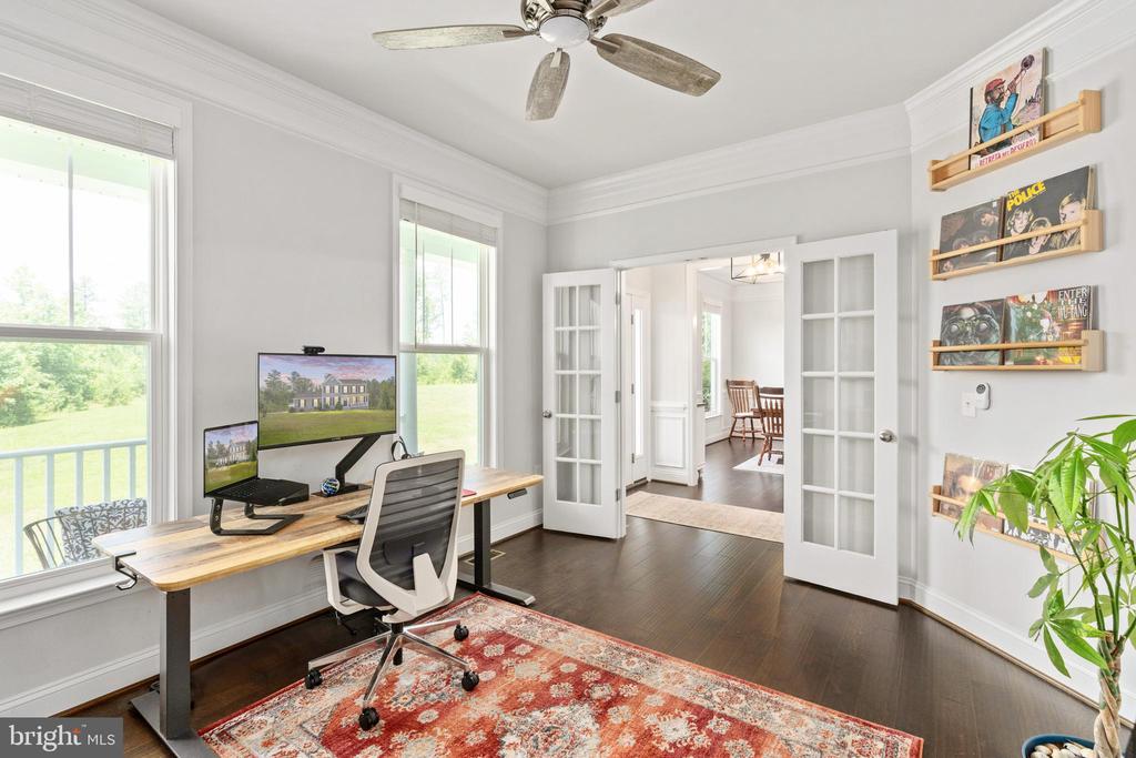 4909 DORCHESTER COURT