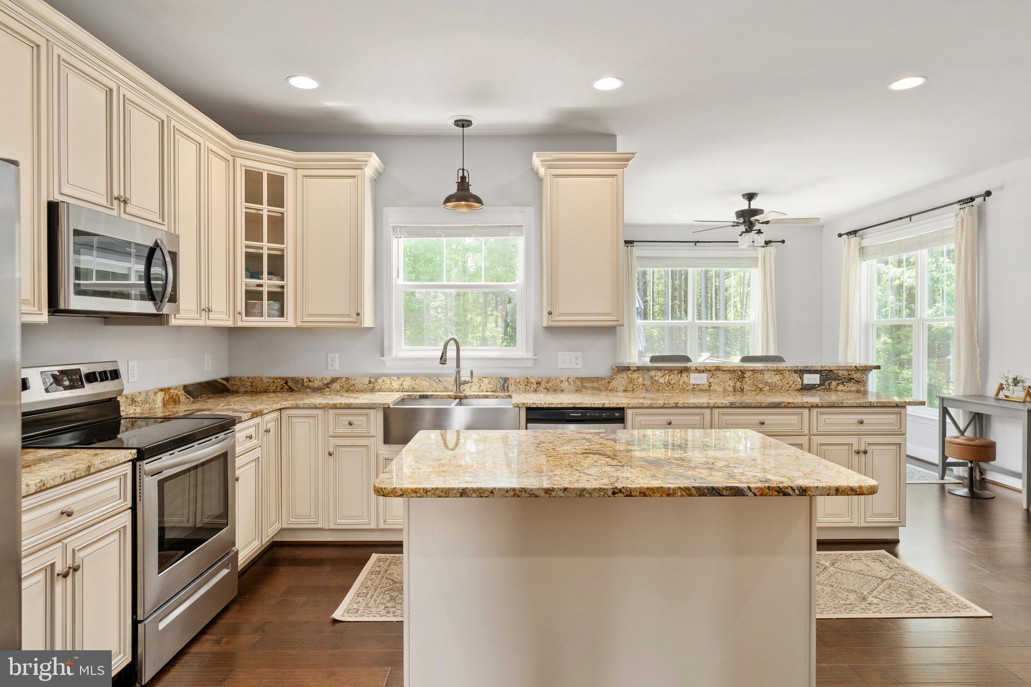 4909 DORCHESTER COURT