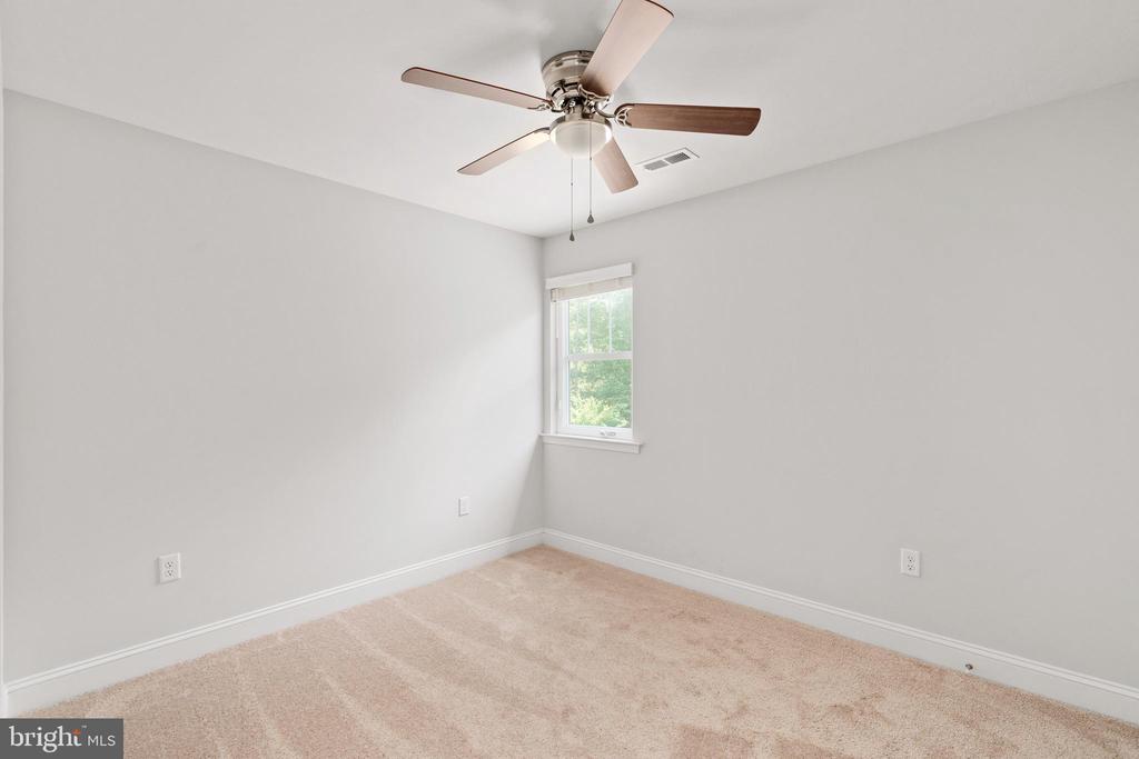 4909 DORCHESTER COURT