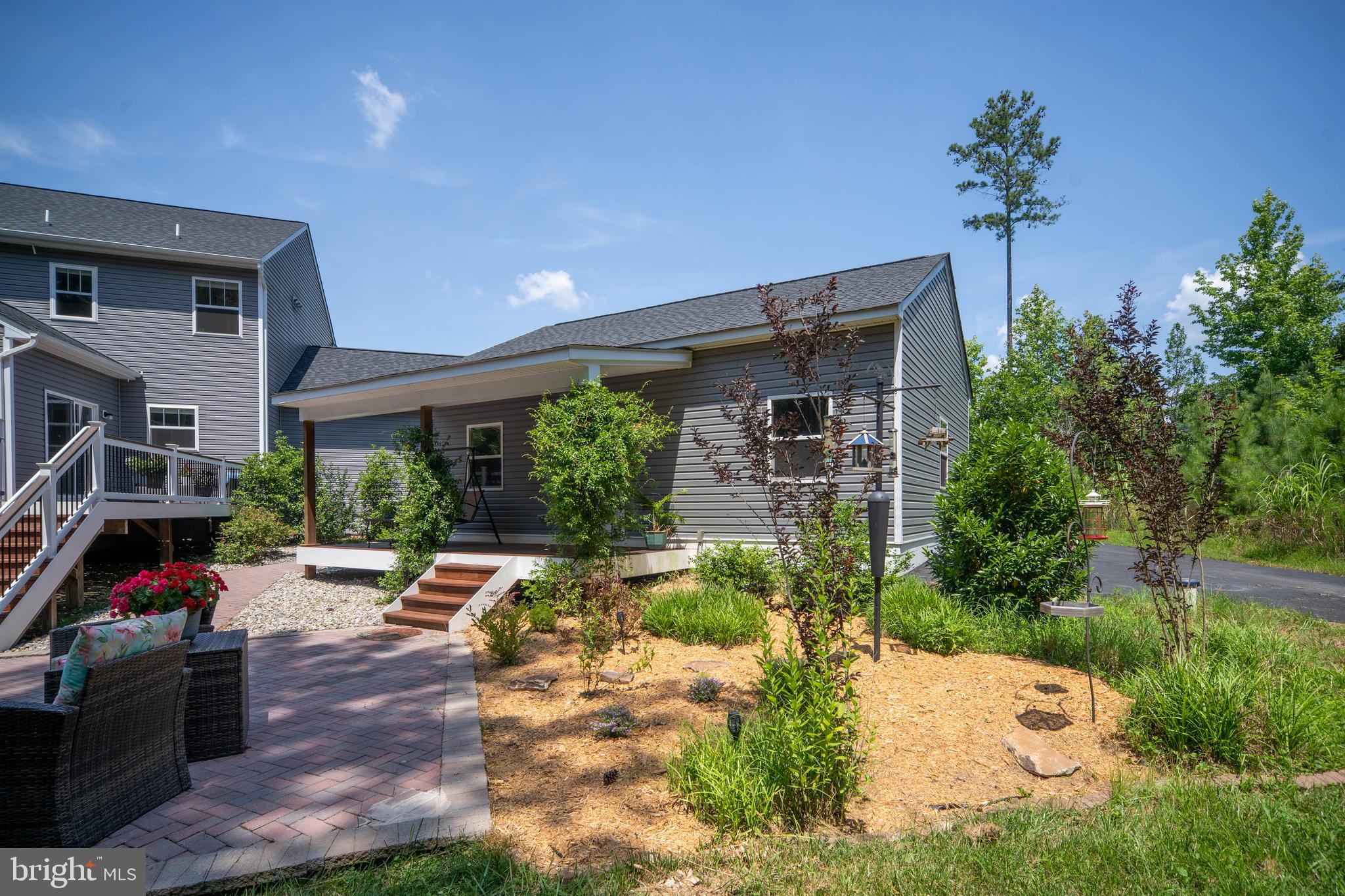 4909 DORCHESTER COURT