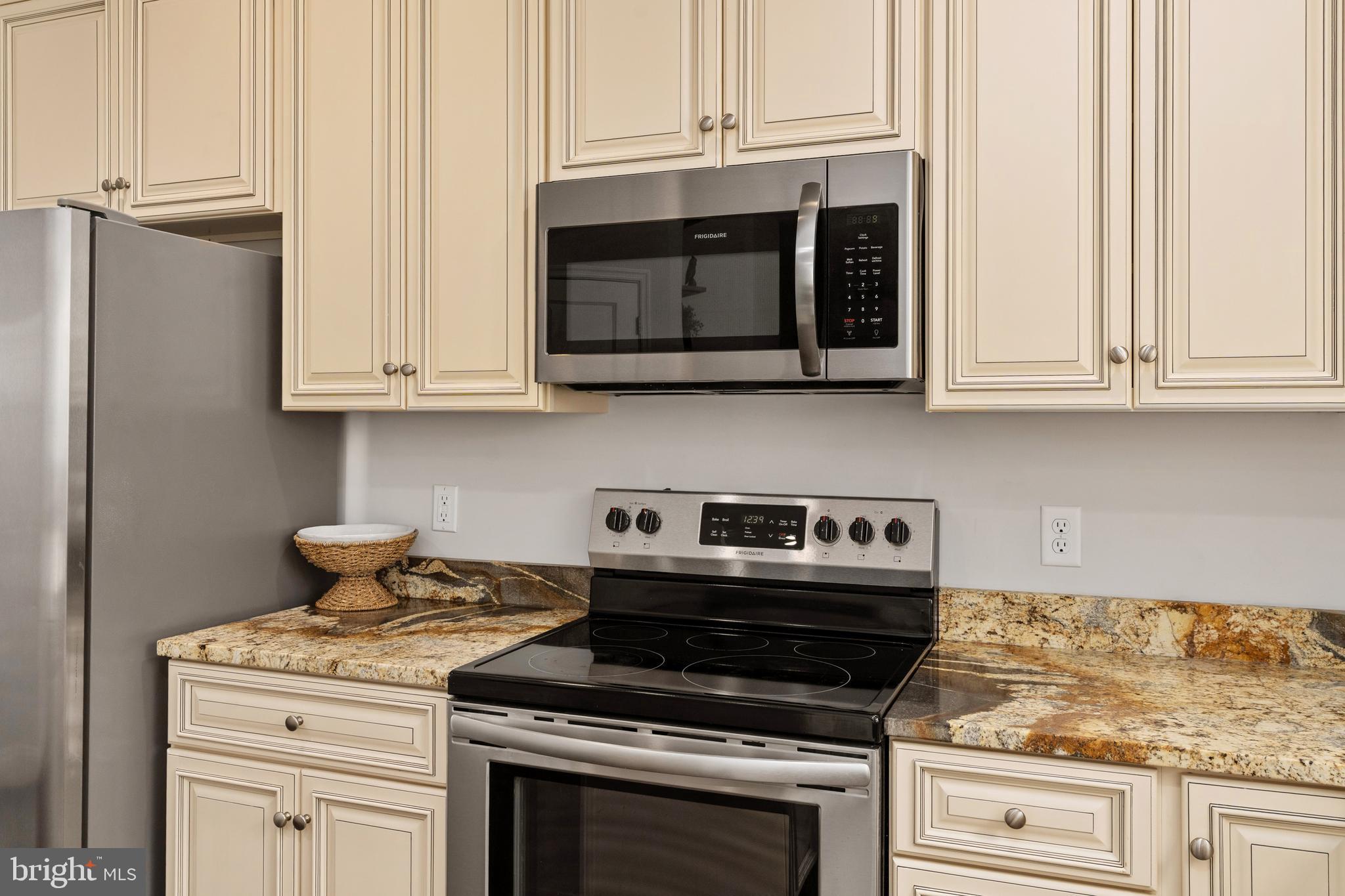 4909 DORCHESTER COURT