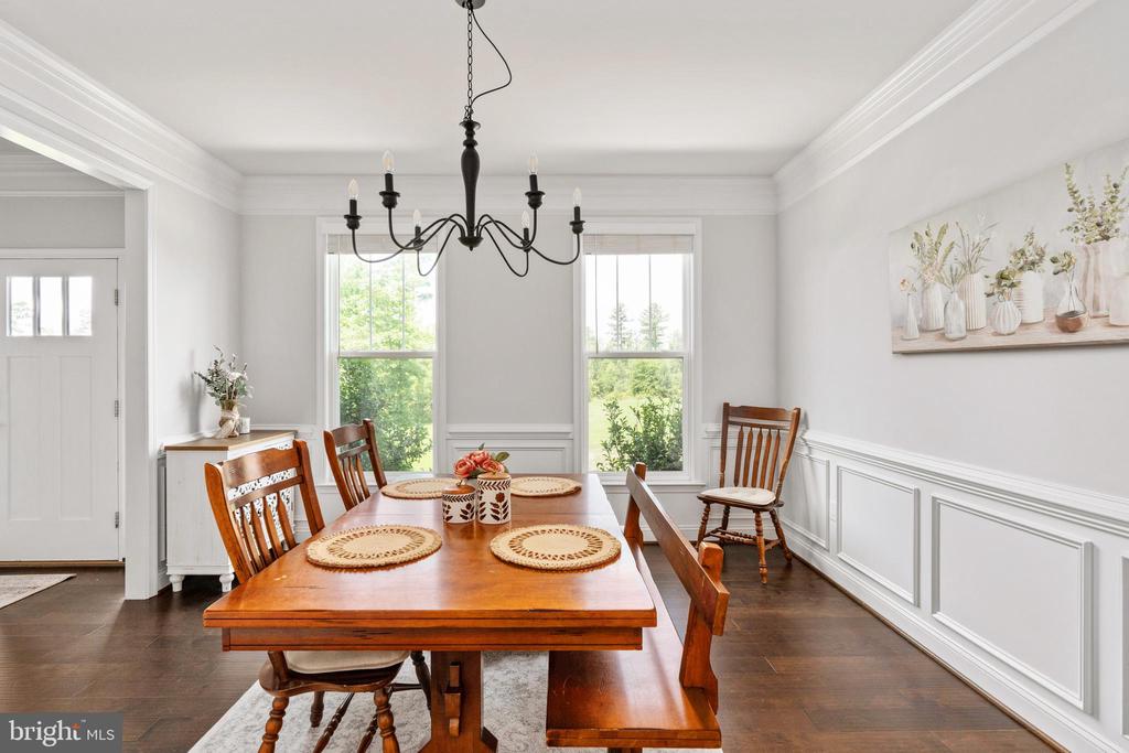 4909 DORCHESTER COURT