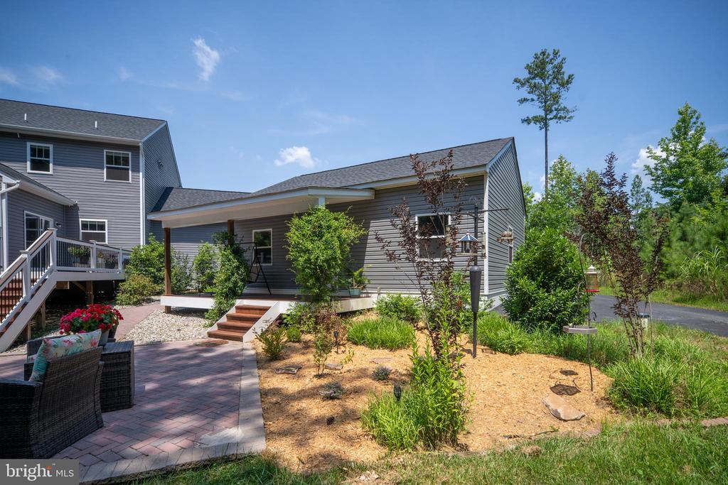 4909 DORCHESTER COURT