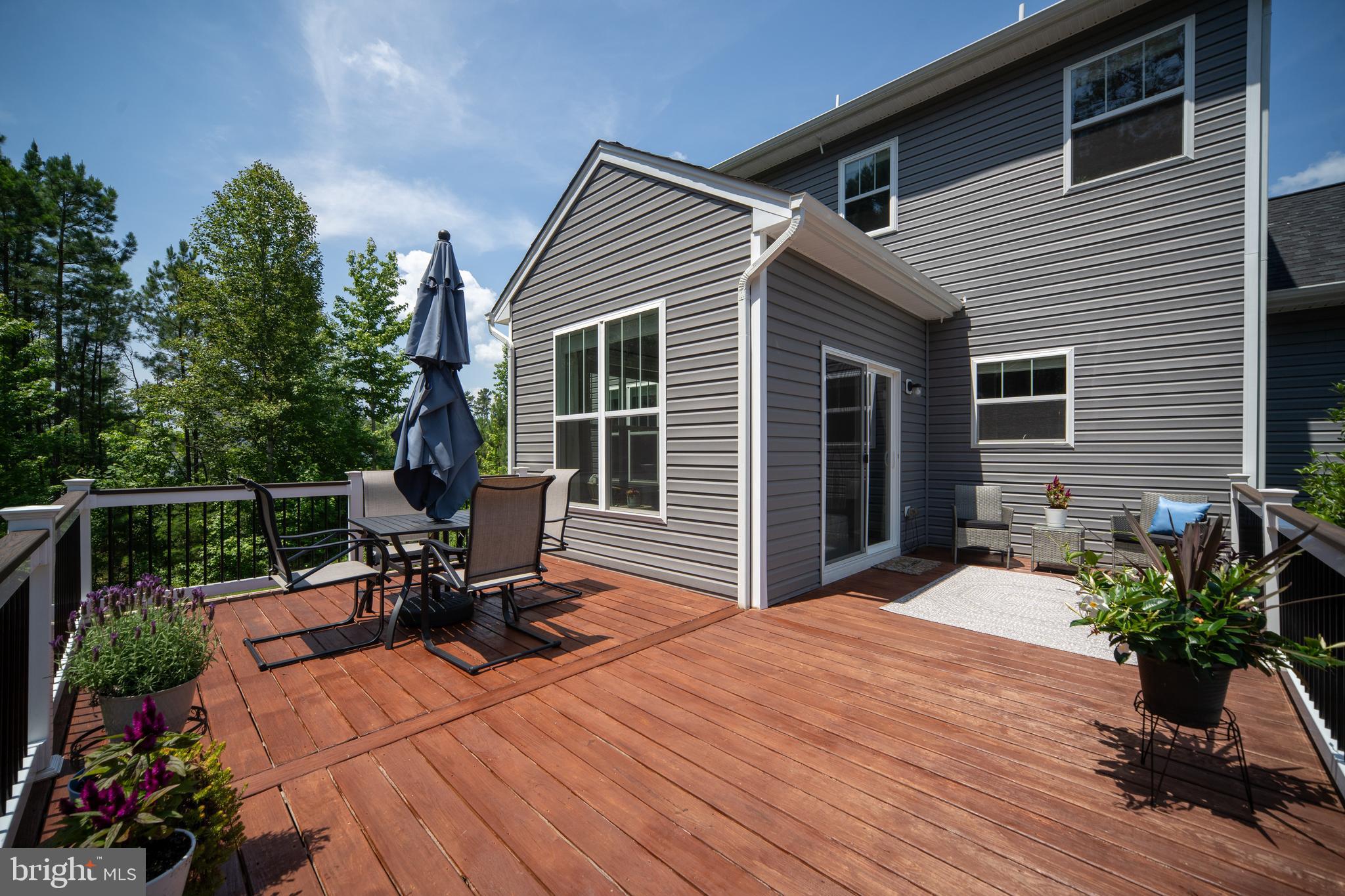 4909 DORCHESTER COURT