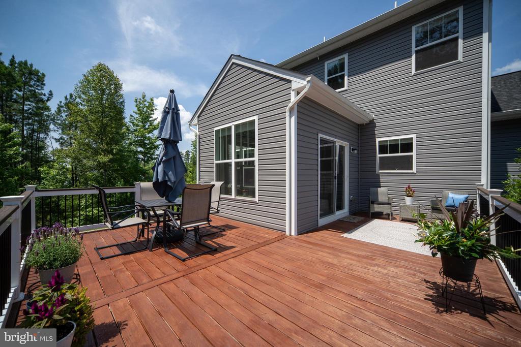 4909 DORCHESTER COURT