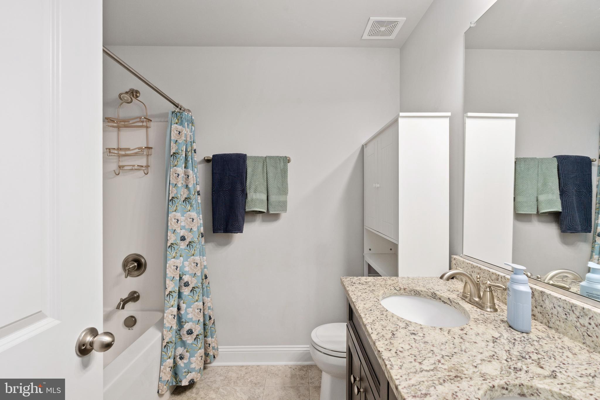 4909 DORCHESTER COURT