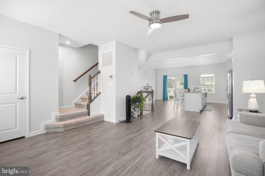 8410 DEVRIES LANE