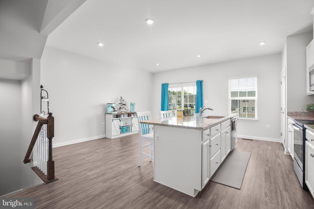 8410 DEVRIES LANE