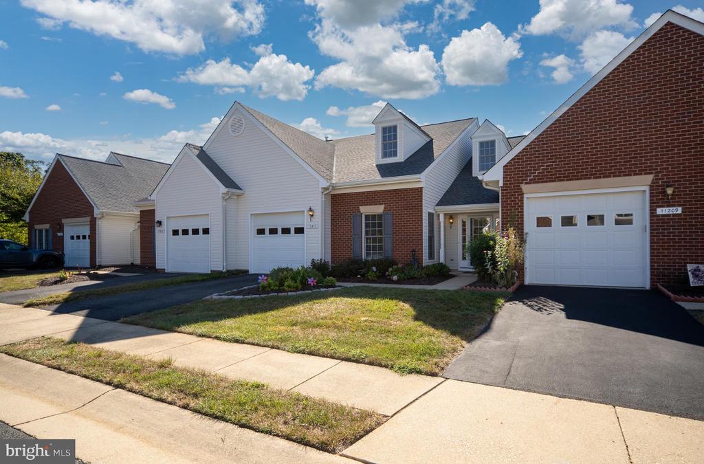 11211 SILVERSMITH LANE