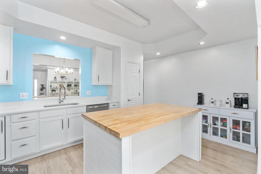 11211 SILVERSMITH LANE