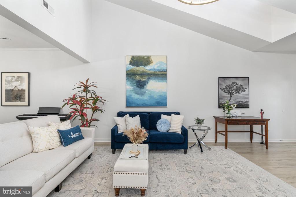 11211 SILVERSMITH LANE