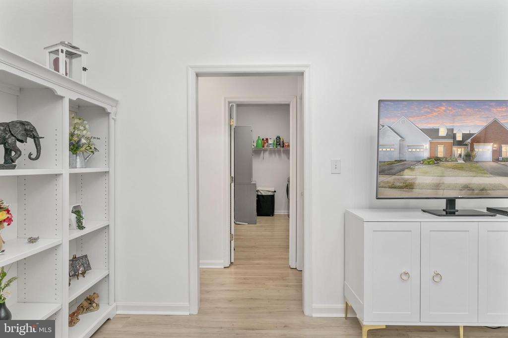 11211 SILVERSMITH LANE