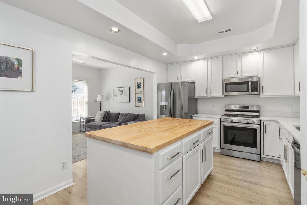 11211 SILVERSMITH LANE
