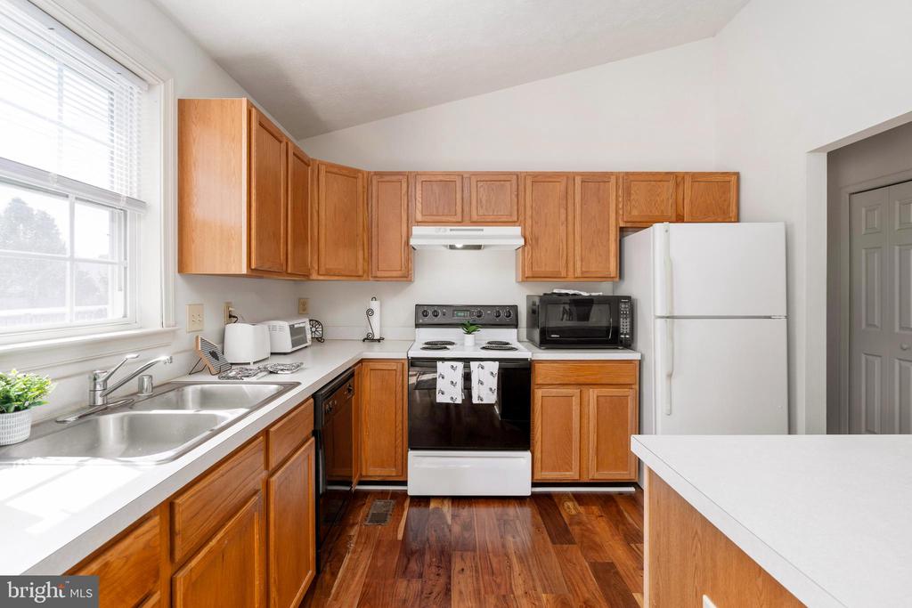 2500 MELCHRIS COURT