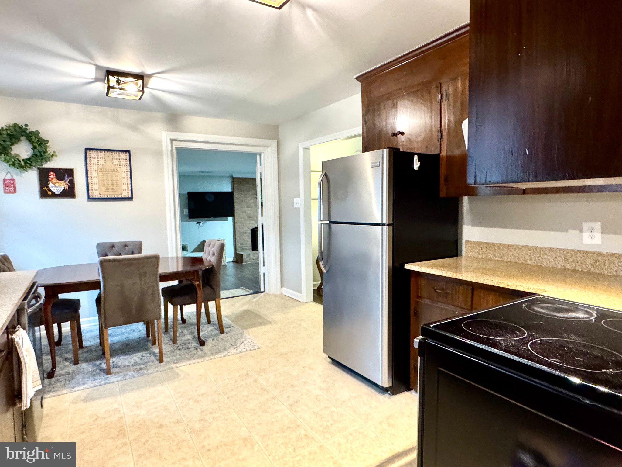 10801 ROLLINGWOOD DRIVE N