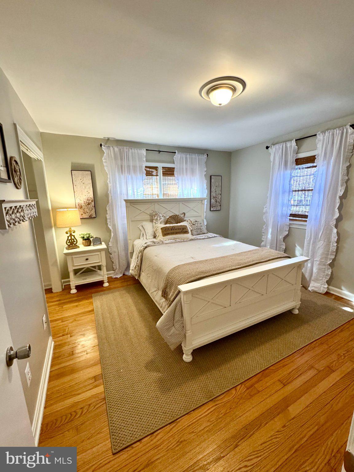 10801 ROLLINGWOOD DRIVE N