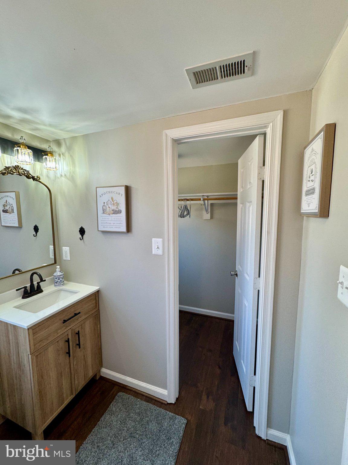 10801 ROLLINGWOOD DRIVE N