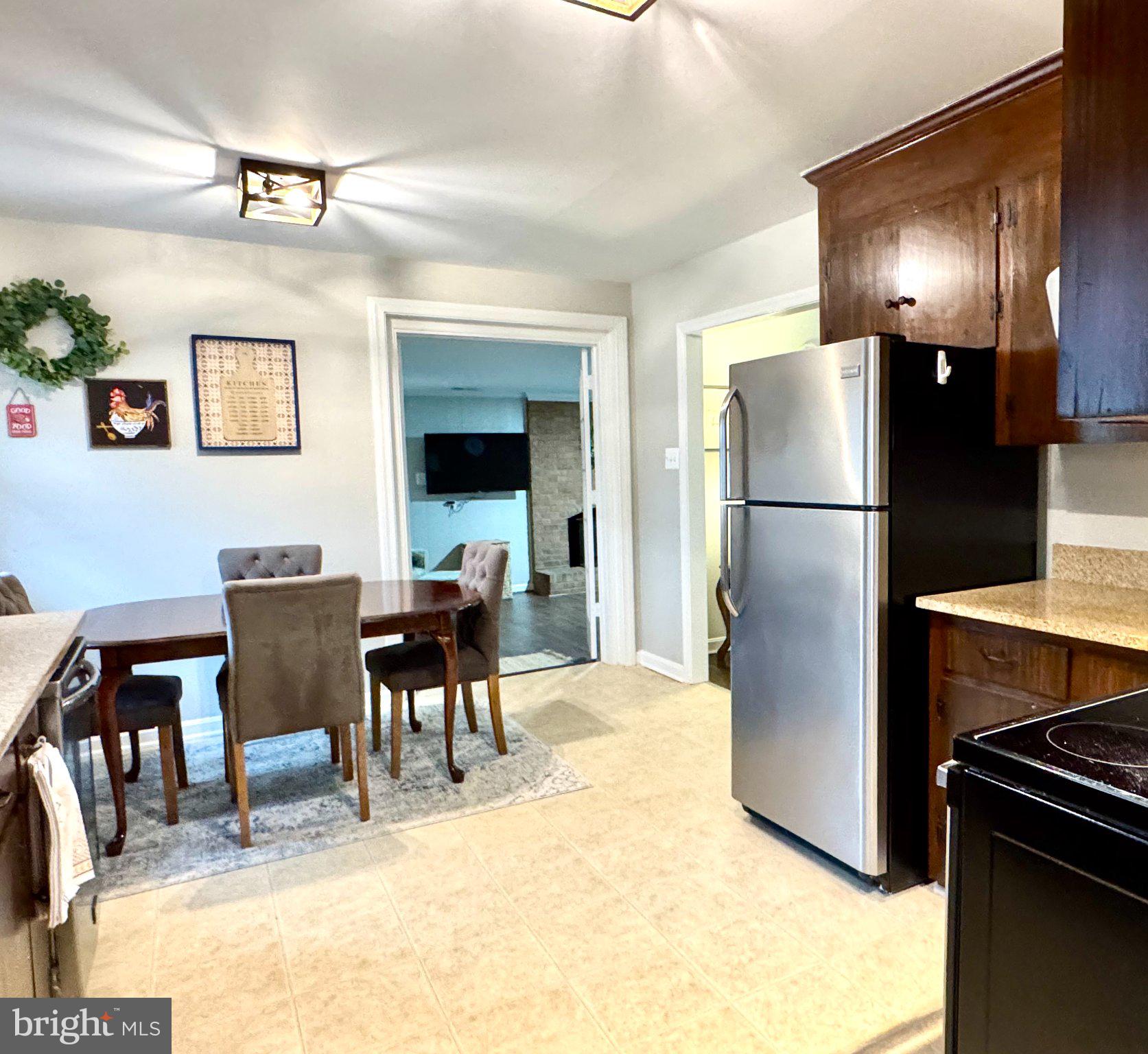 10801 ROLLINGWOOD DRIVE N