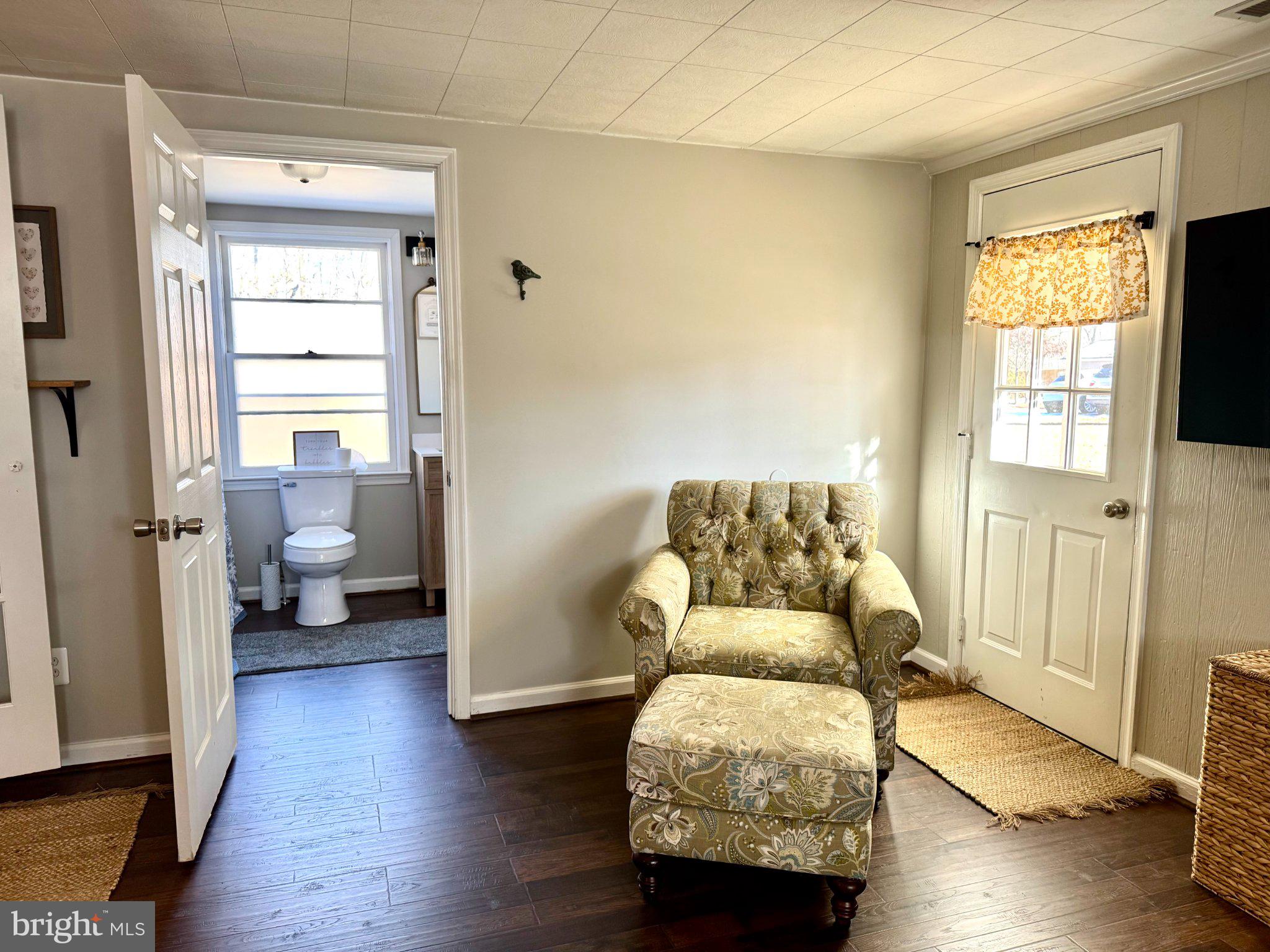 10801 ROLLINGWOOD DRIVE N