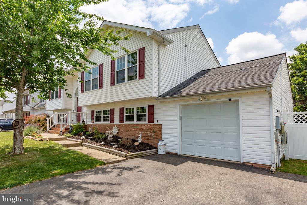 12215 STONEHENGE DRIVE