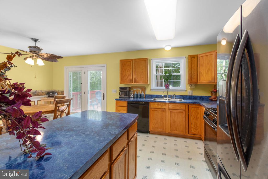 12215 STONEHENGE DRIVE