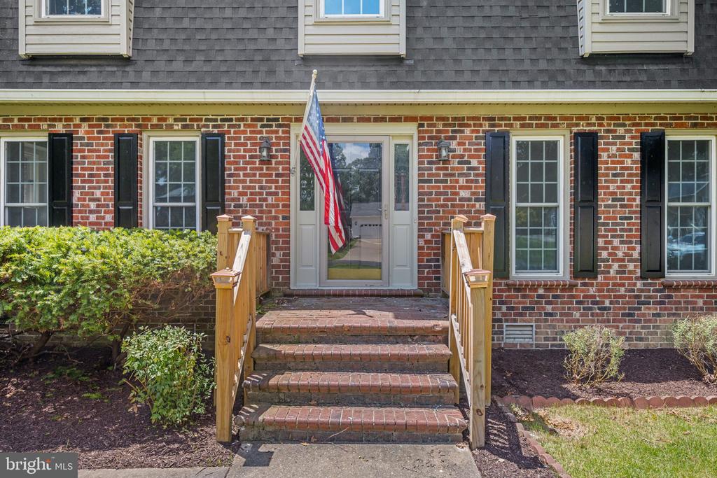 9 SANFORD CIRCLE