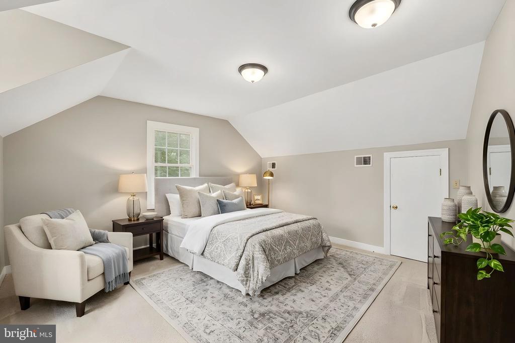 9 SANFORD CIRCLE