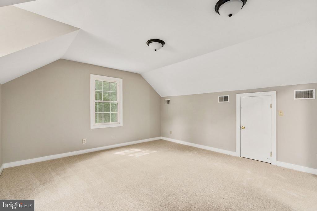 9 SANFORD CIRCLE