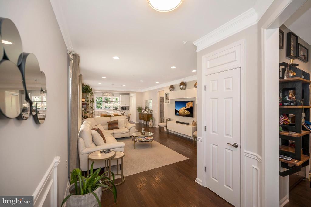 101 MONTERA AVENUE
