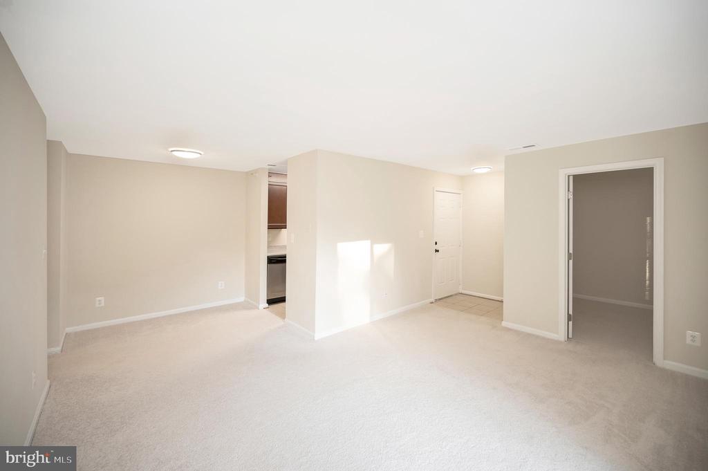 30 WILD OAK LANE 30103
