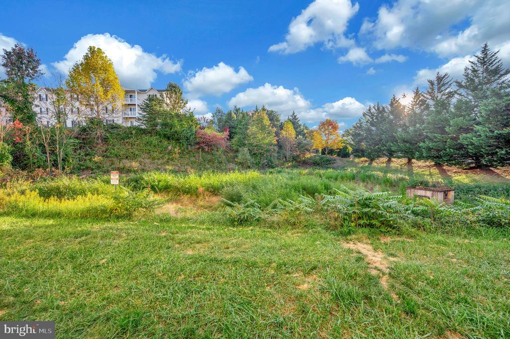 30 WILD OAK LANE 30103