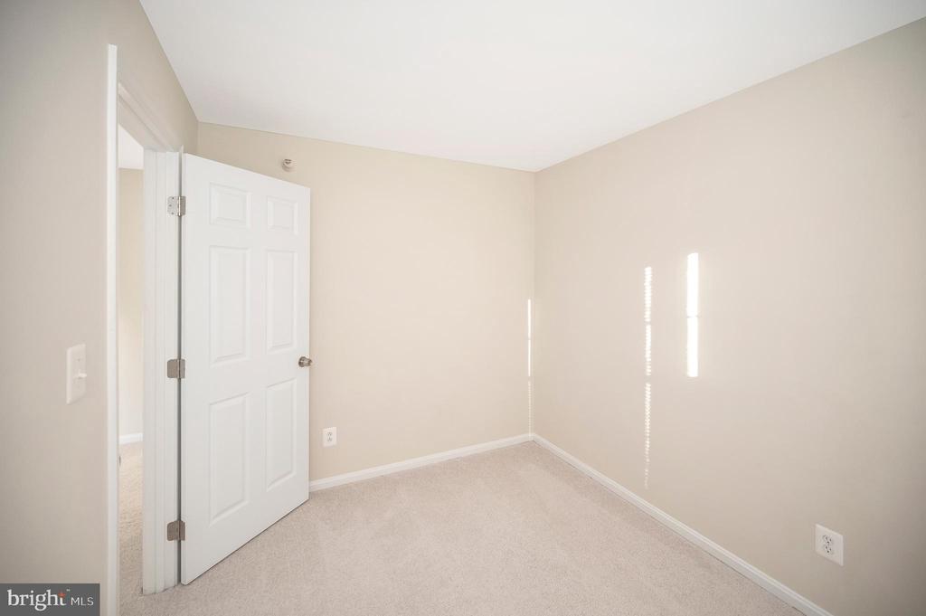 30 WILD OAK LANE 30103