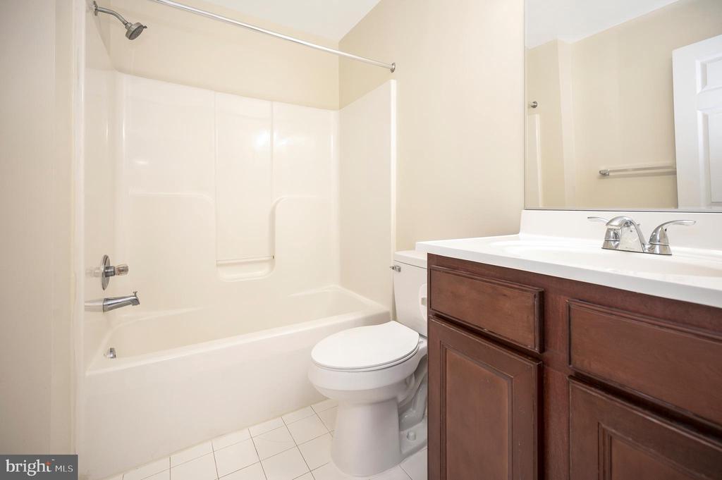30 WILD OAK LANE 30103