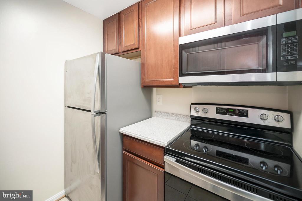 30 WILD OAK LANE 30103