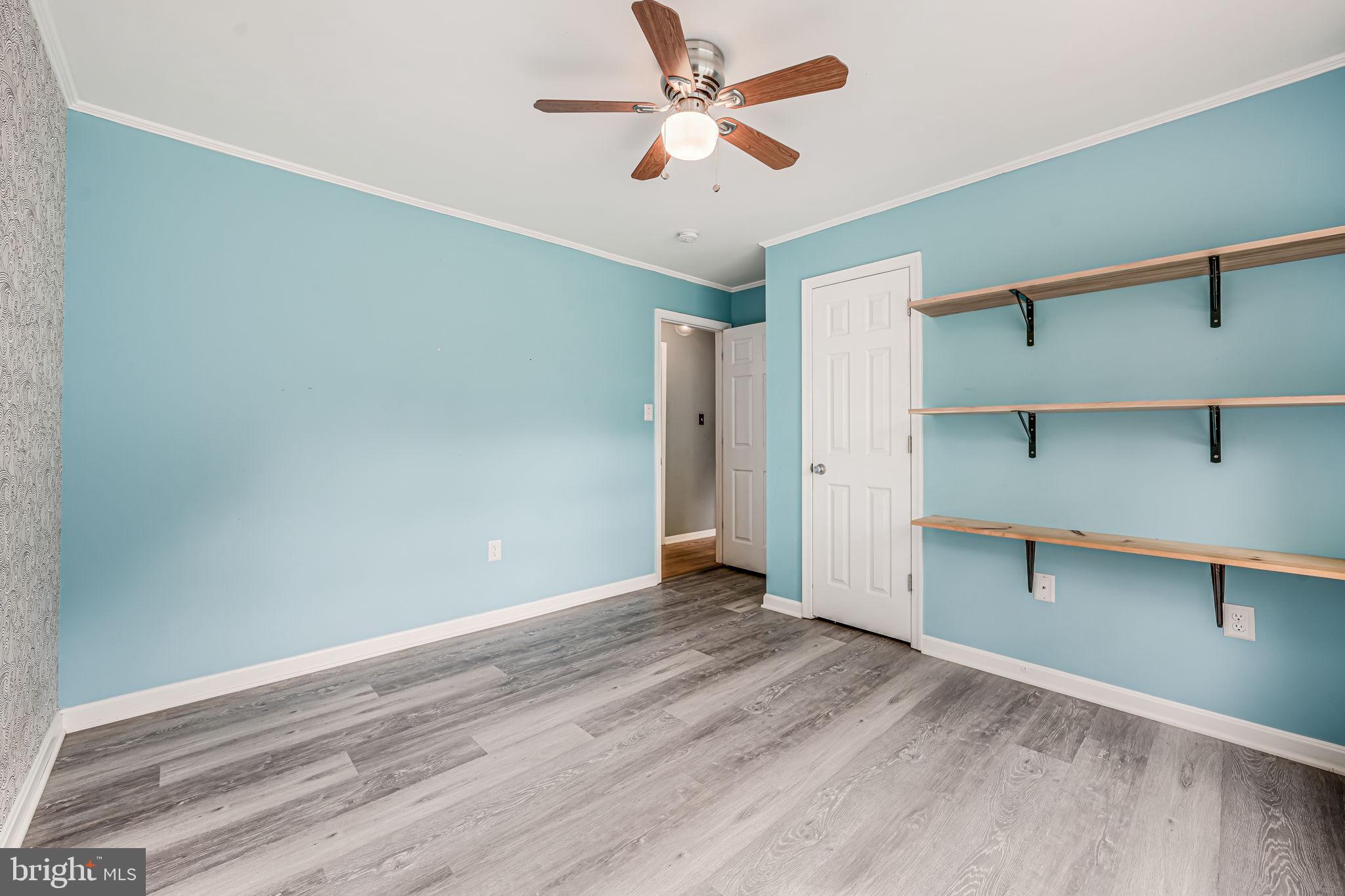 20 BREEZY HILL DRIVE