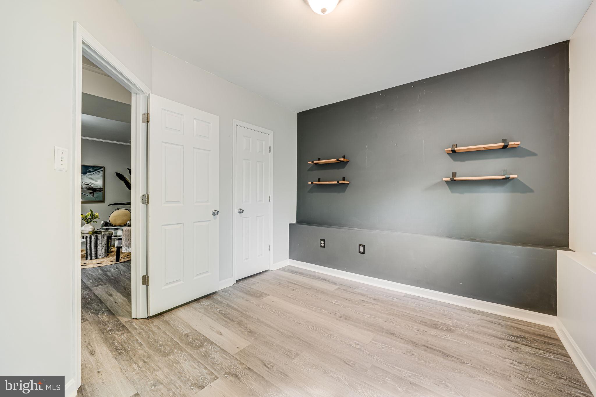 20 BREEZY HILL DRIVE