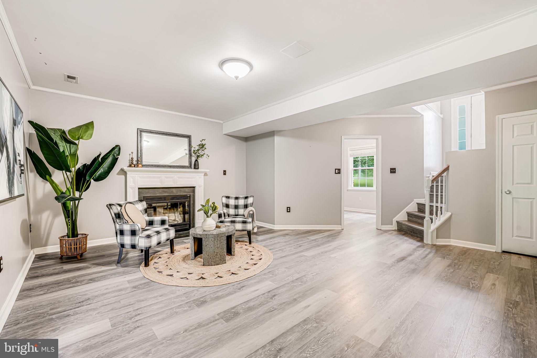 20 BREEZY HILL DRIVE