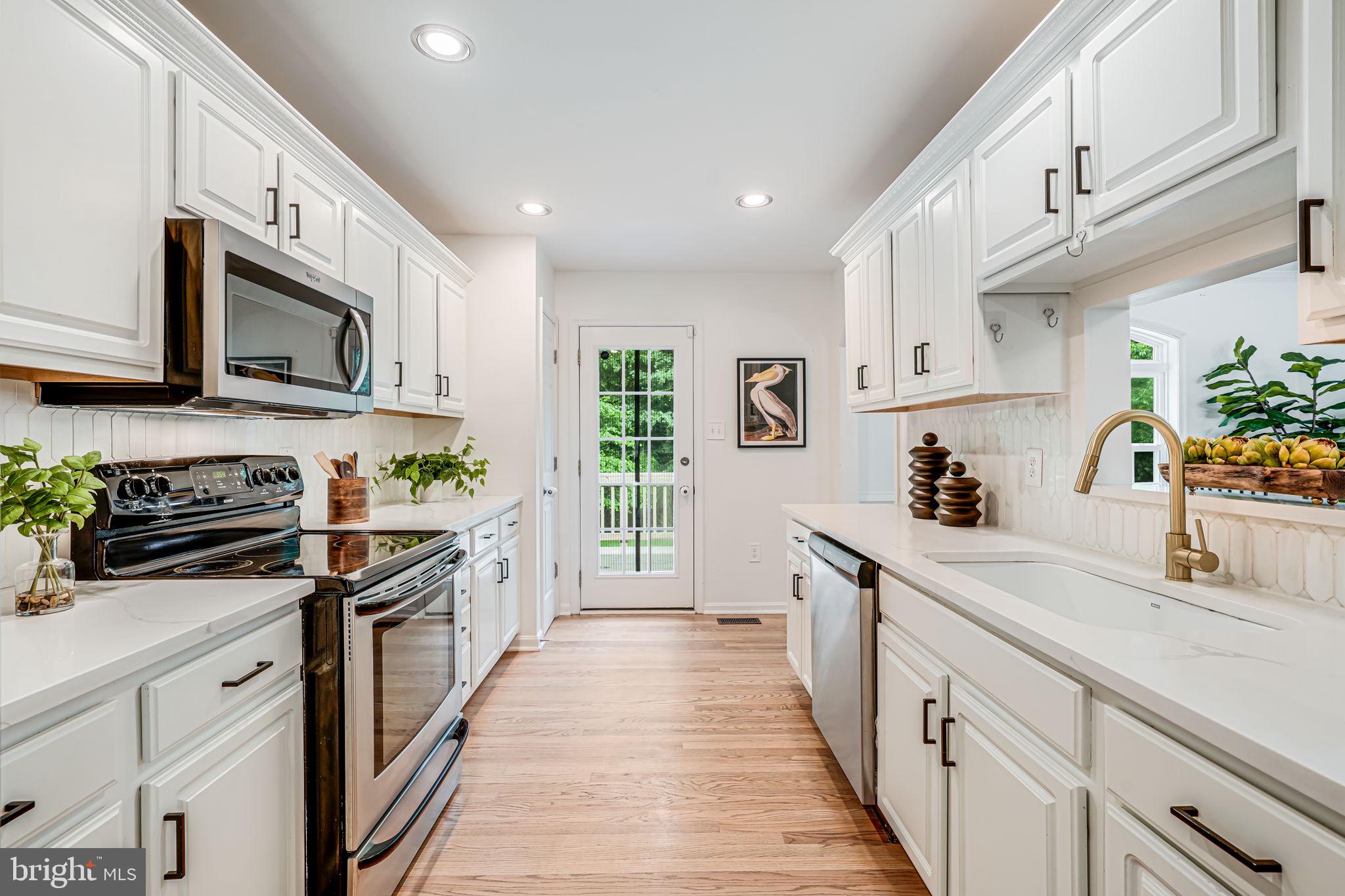 20 BREEZY HILL DRIVE