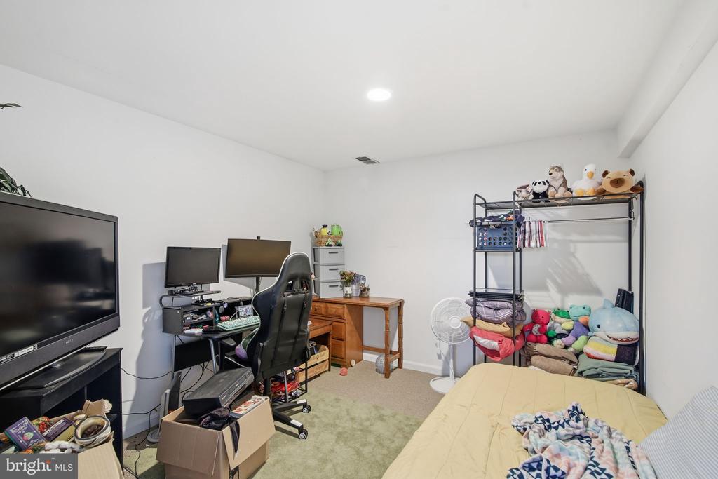 3 RIXEY COURT