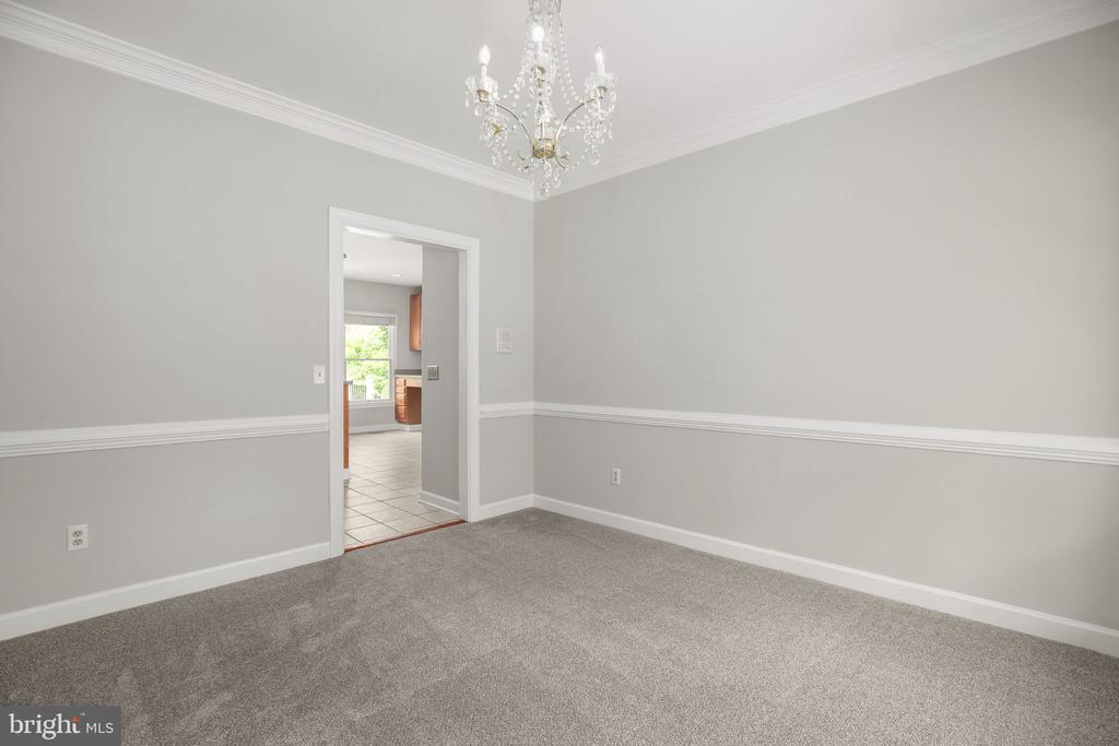 839 QUEEN ANNE DRIVE