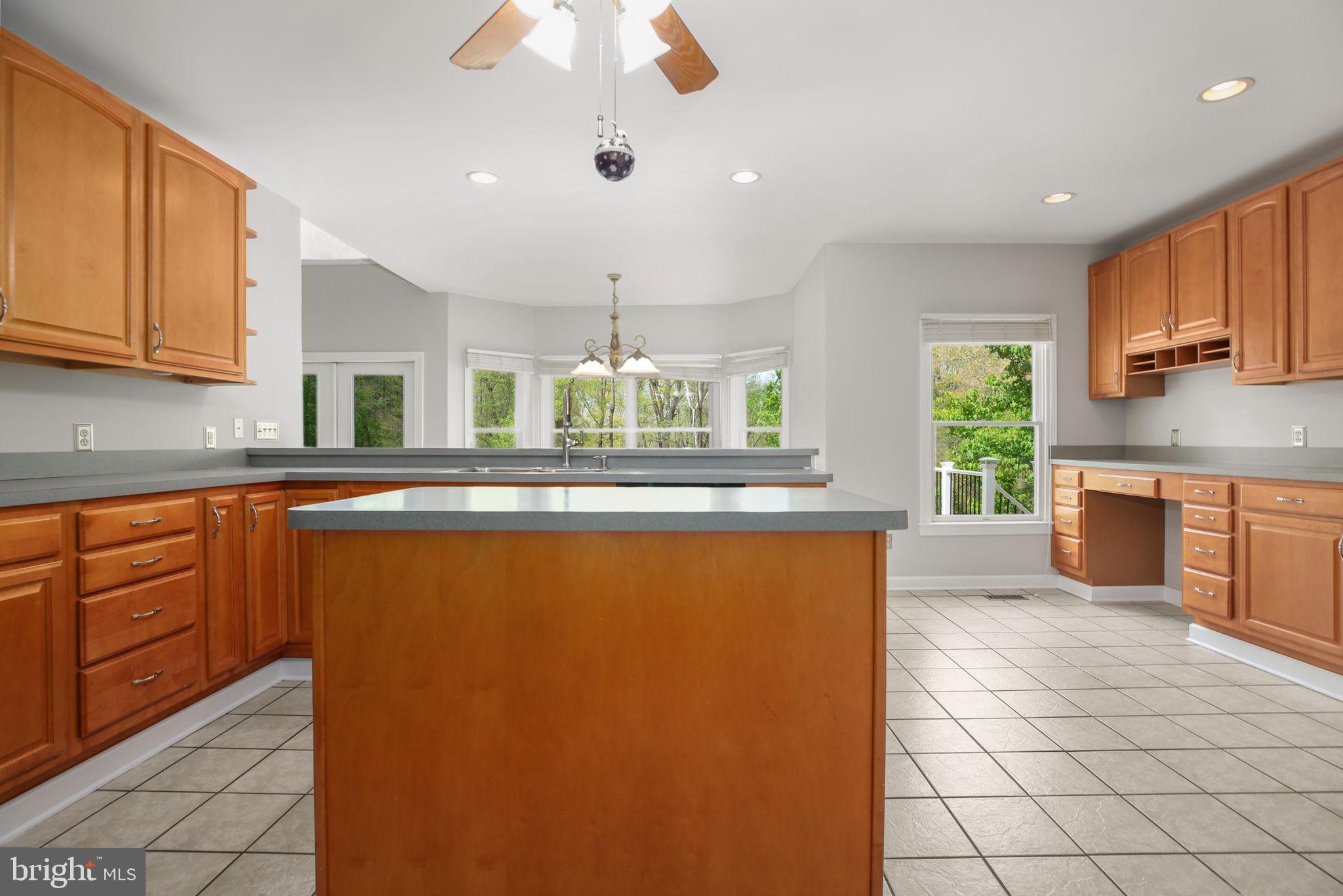 839 QUEEN ANNE DRIVE